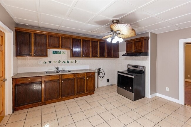 Photo - 406-408-408 Court St Unit 406