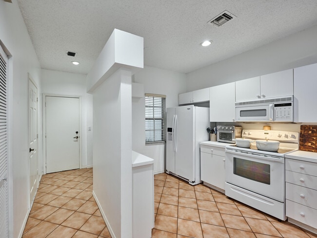 Photo - 5121 Sabal Gardens Ln