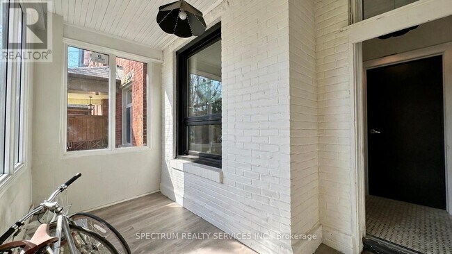 Photo - 92 Caroline Ave