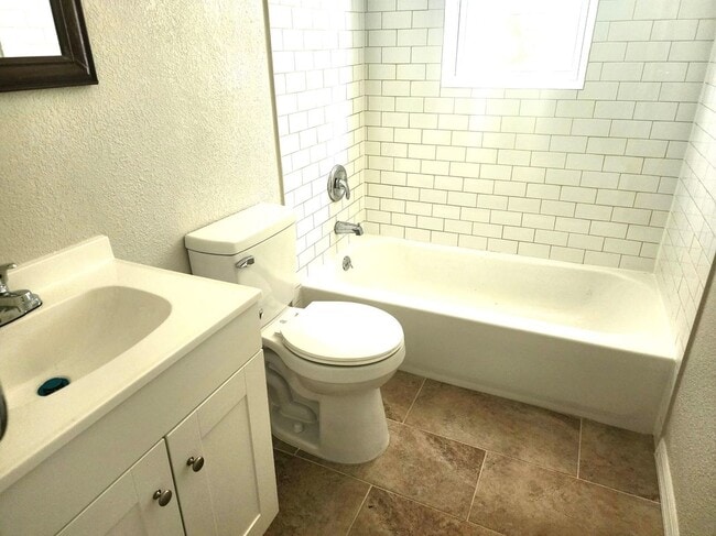 Photo - 554 Miriam Ave