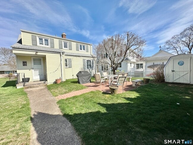 Photo - 40 Parkway S