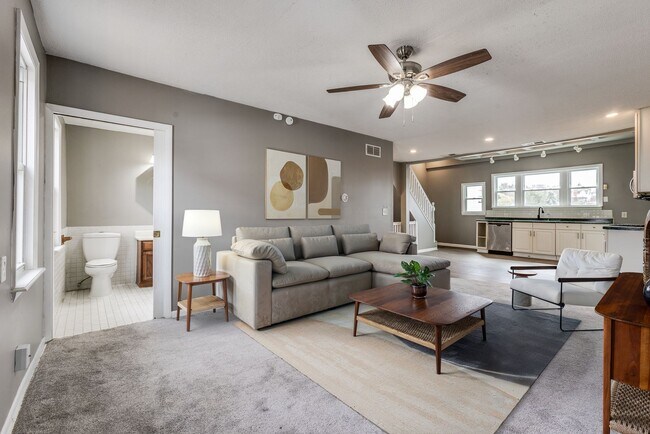 Photo - 708 E Warrington Ave Unidad Apt 1