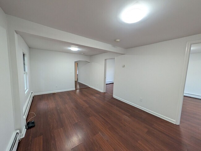 Photo - Stunning 3 bedroom 2 bathroom single famil...