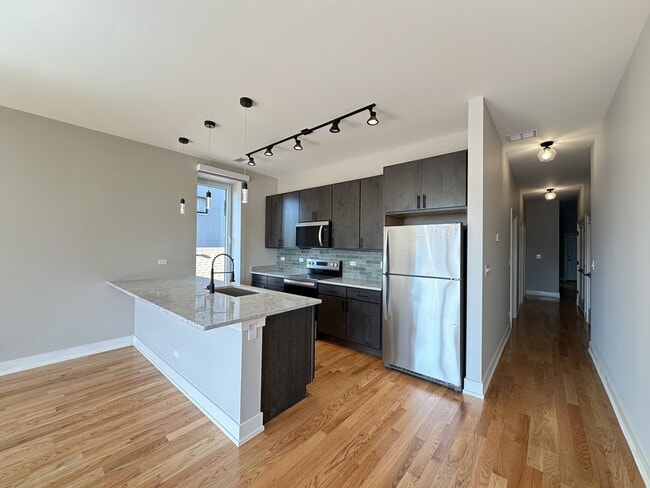 Photo - 2100 W 18th Pl Unit 203