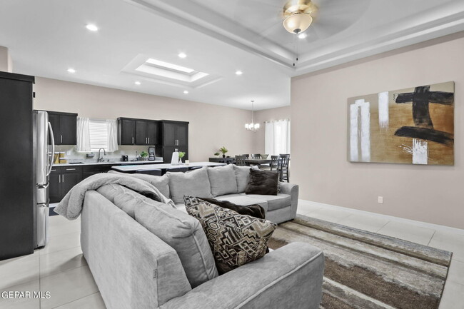 Photo - 629 Guy Meyers