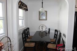 24 Oswego Ave Unit Upper