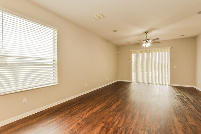 Photo - 3067 Zander Dr