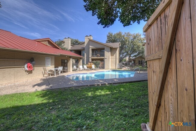 Photo - 1202 Thorpe Ln Unidad 701