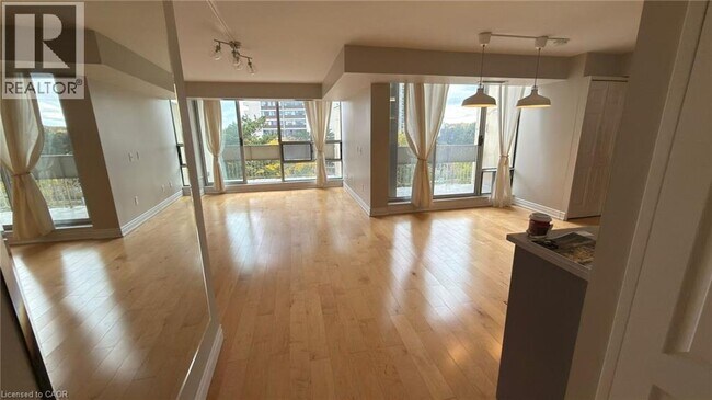 Photo - 1300 Marlborough Ct Unité 523