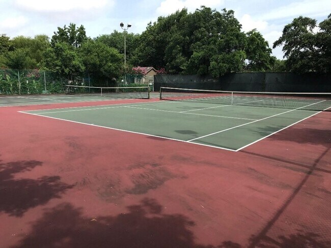 Photo - 10047 Westpark Dr Unidad 46