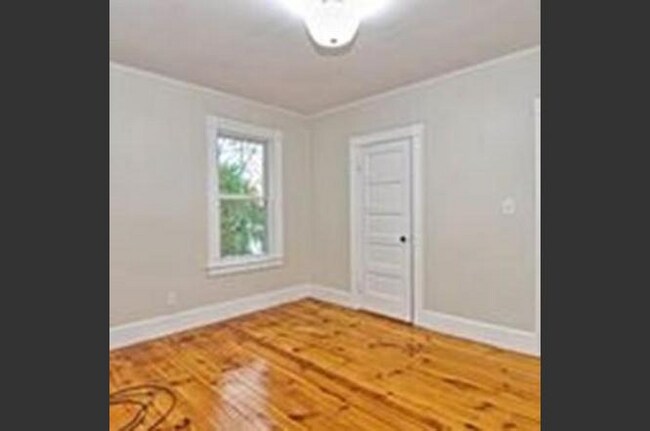 Photo - 25 Saunders St Unit 25R