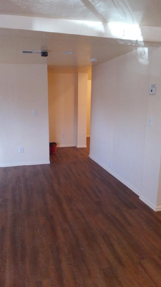 Photo - 115 E Hillview St