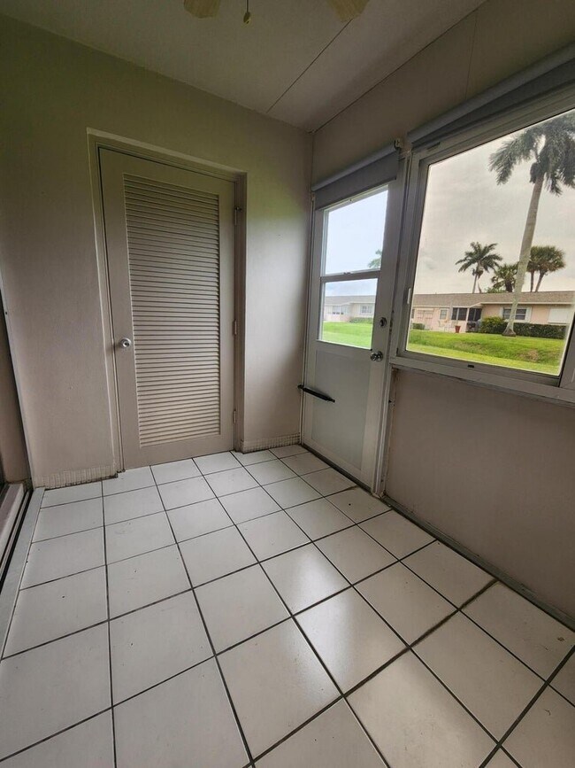 Photo - 2711 Barkley Dr W Unidad 1