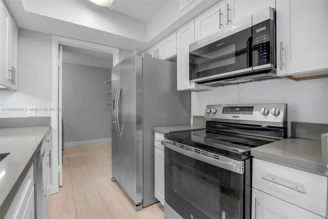 Building Photo - 5780 Rock Island Rd Unit 378