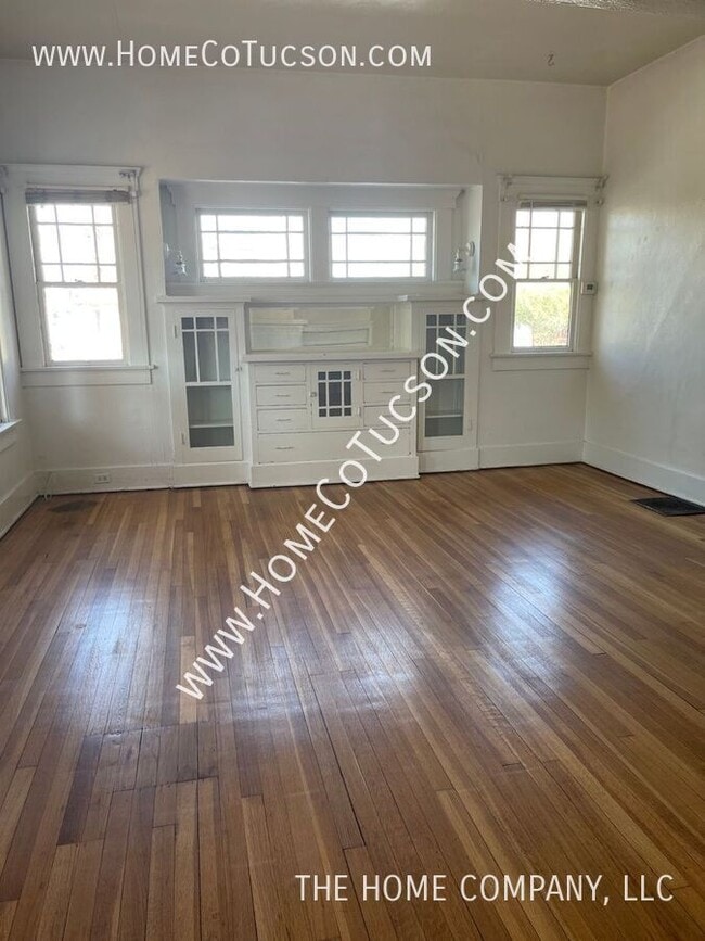 Photo - 222 E 4th St