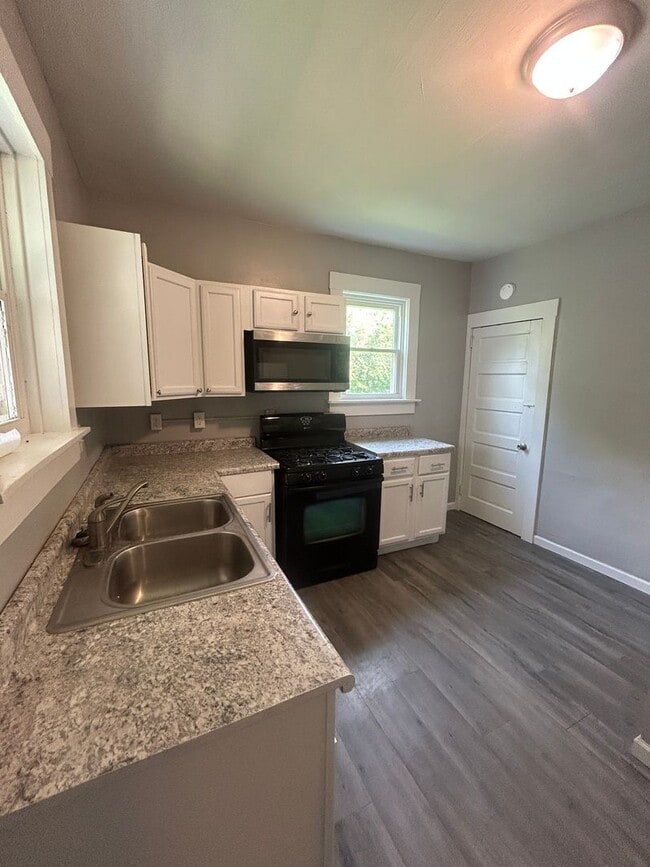 Photo - 3 Bedroom 1 Bath House in Davenport