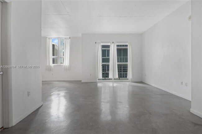 Building Photo - 234 NE 3rd St Unit 2109