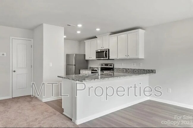 Photo - 1629 Nia Rd