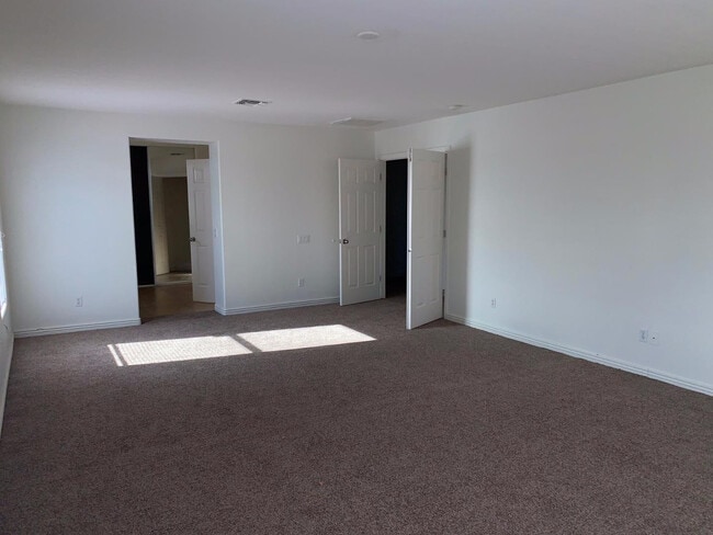 Photo - 43589 W Cowpath Rd