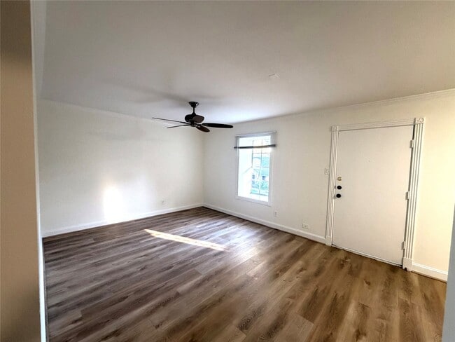 Photo - 9029 Gaylord Dr Unidad 128