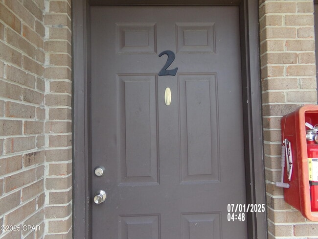 Building Photo - 5707 Lake Dr Unit 2 Rental