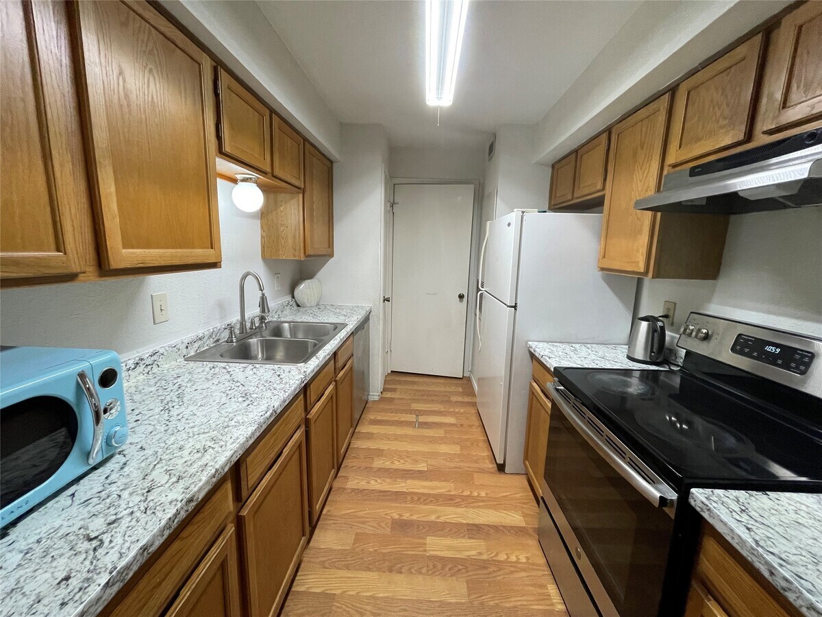 Photo - 9700 Leawood Blvd Unit 1908