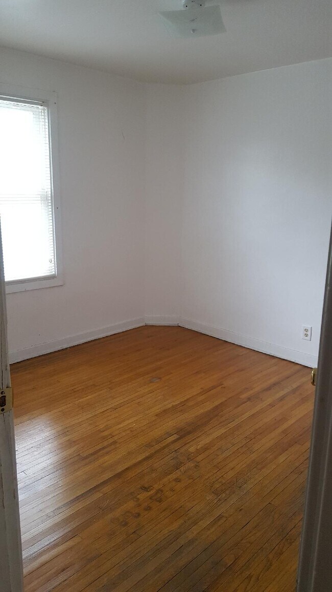 Photo - 1280 W Mullan Ave