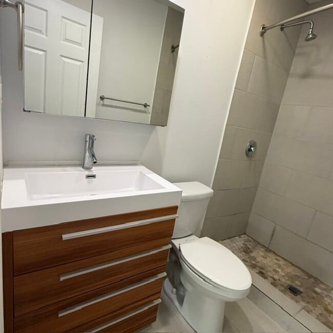 Photo - 1 Bedroom, 1 Bath Cottage w/garage