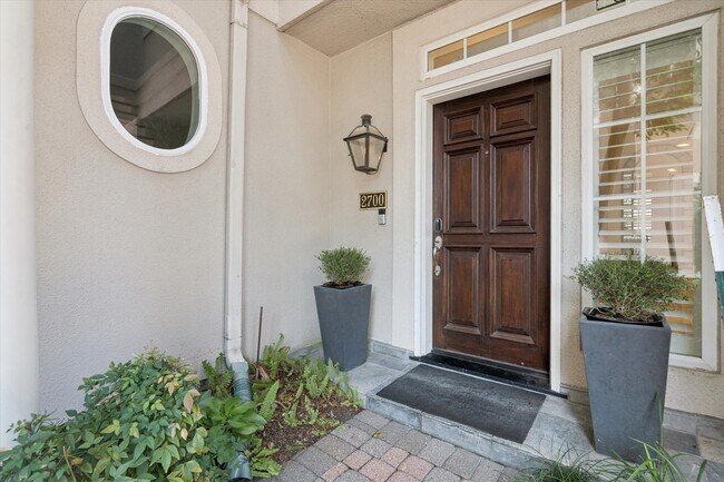 Photo - 2700 Wroxton Rd