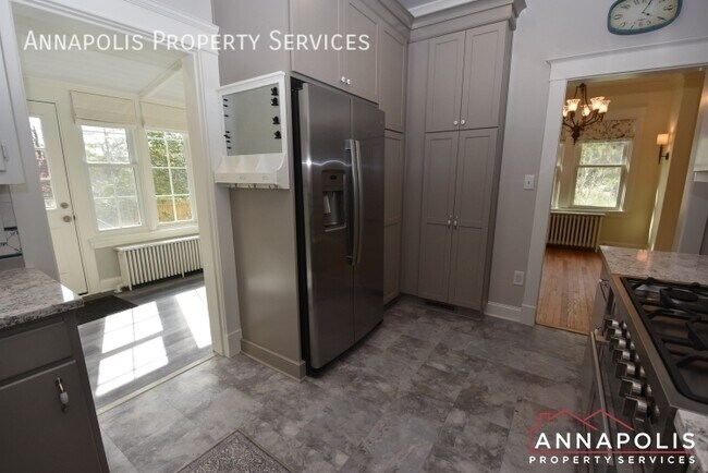 Photo - 209 Claude St