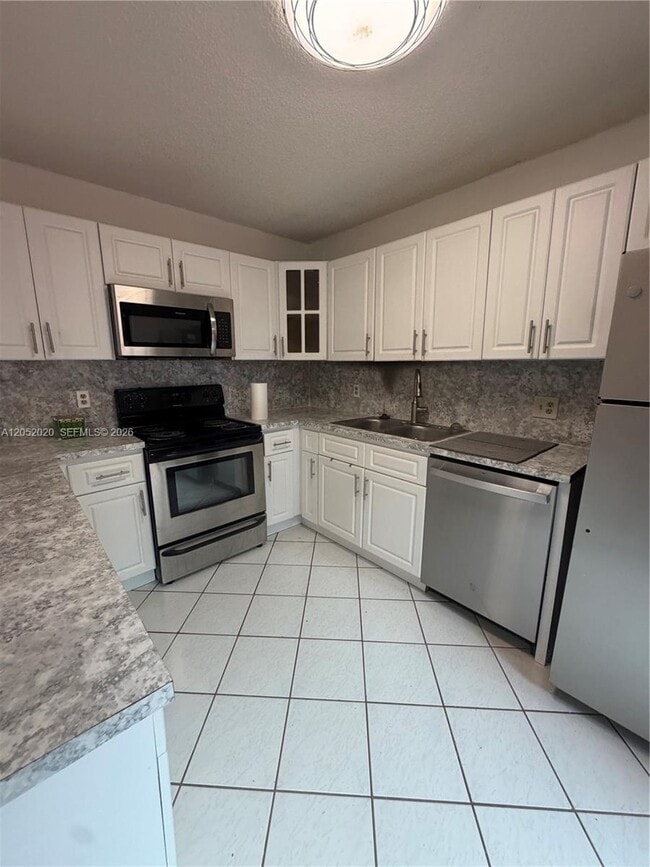 2563 Camelot Ct