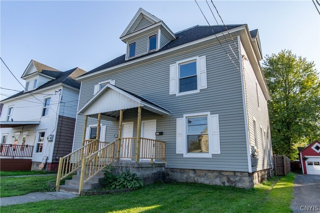 Photo - 863 W Main St