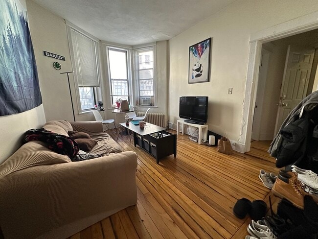Photo - 63 Burbank St Unidad 5 Rental