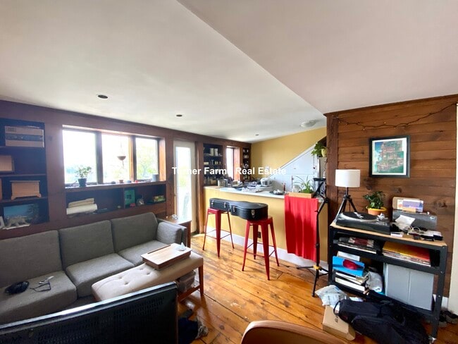 Building Photo - 57 Atherton St Unit 3 Rental