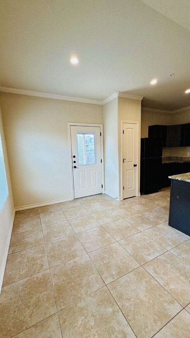 Photo - 7108 Micayla Cv Unidad 104