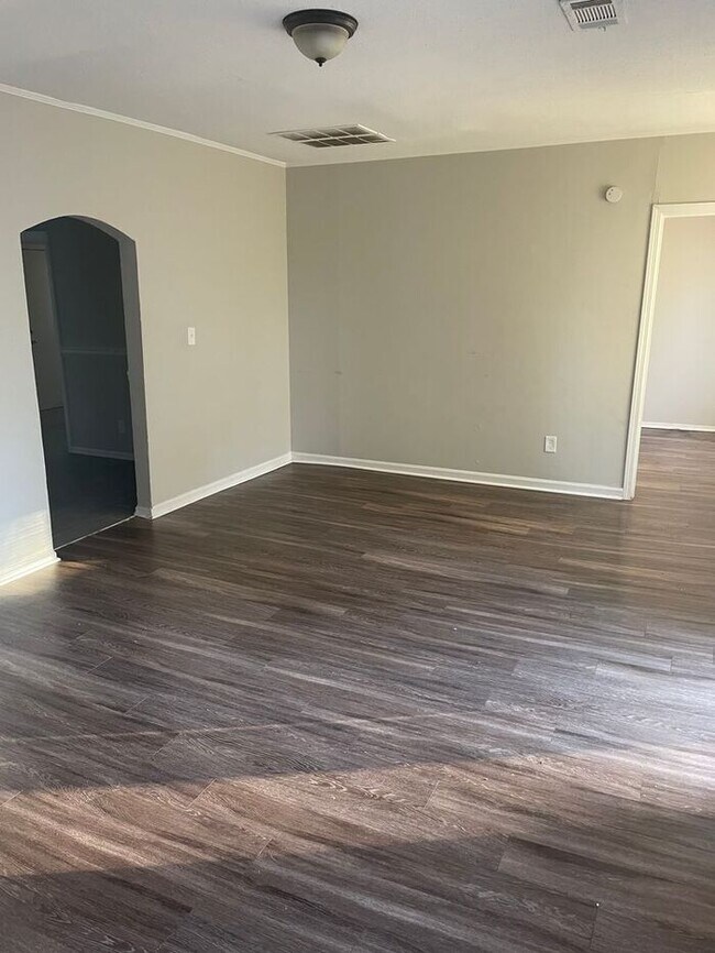 Photo - 3BR 1BA Home w/ Central A/C • W/D Hookups • Off-Street Parking in Memphis