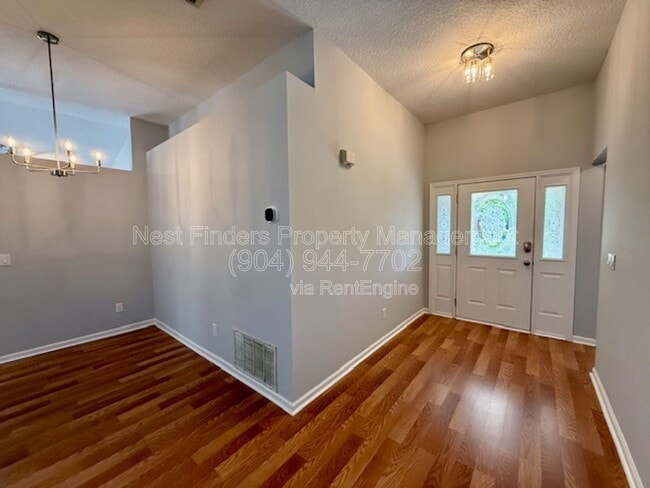 Photo - 4509 Deep River Way E