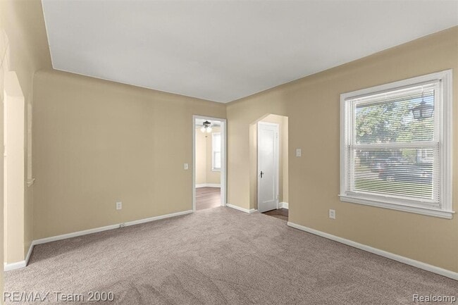 Photo - 3339 Lincoln St