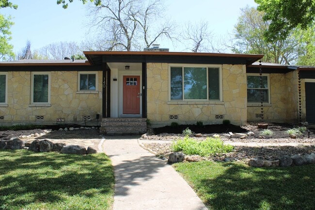 Photo - 2-BEDROOM IN TERRELL HILLS