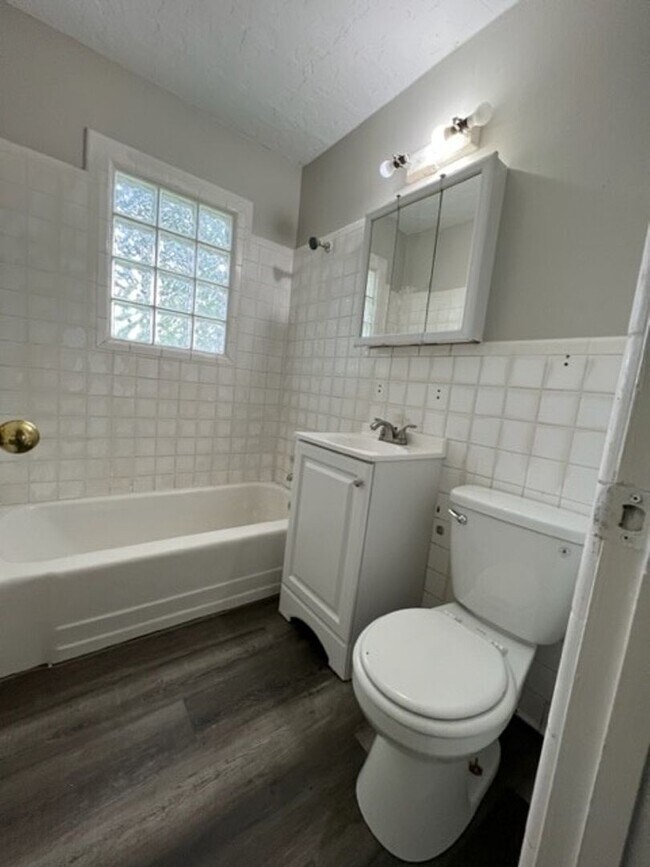 Photo - 1512 NW Hoover Ave