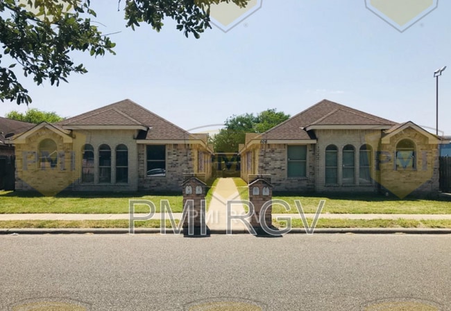 Building Photo - 806 S Palm Dr Unit 2 Rental