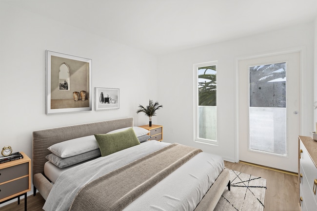 Photo - Harbor City Lights Apartments