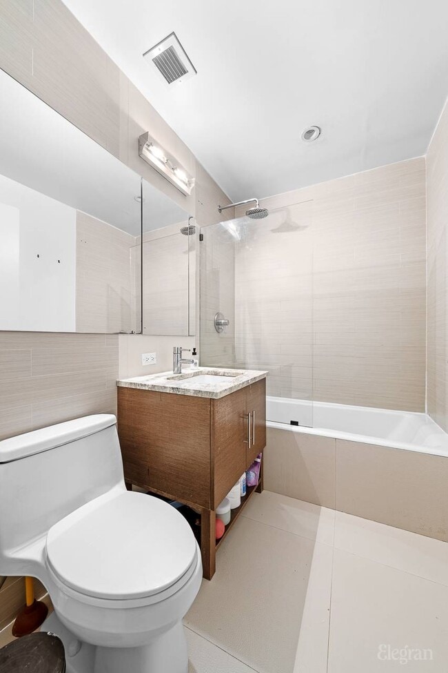 Photo - 505 W 47th St Unidad 1FN