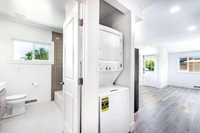 Photo - 782 Forest St