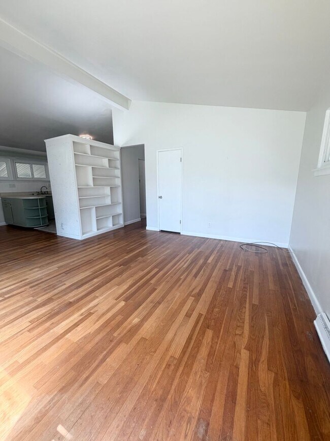 Photo - Crestwood Charm 3bd 2bth SFH