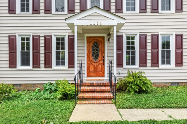 1114 Collingwood Dr
