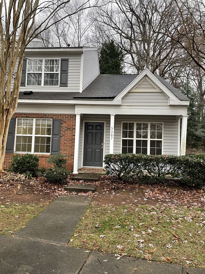 Photo - 5307 Strasburg Dr