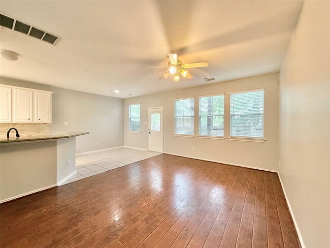 Photo - 23 Blue Creek Pl
