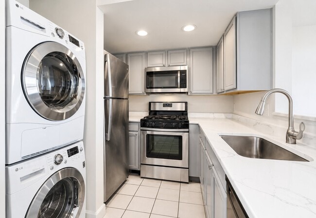 921 Lombard St Unit 921 Lombard St