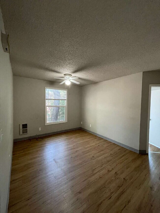 Photo - Spacious 3-Bedroom, 2-Bathroom Apartment with **Portable AC Unit Included** in NW Portland Unit 4